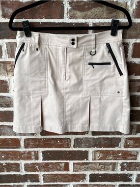 GG Blue Golf Cool Skort Khaki with Black Zippers. Size 6